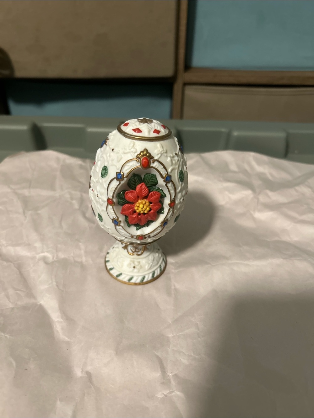 Lenox White Egg Accent with Red Floral Medallions and Gold Trim